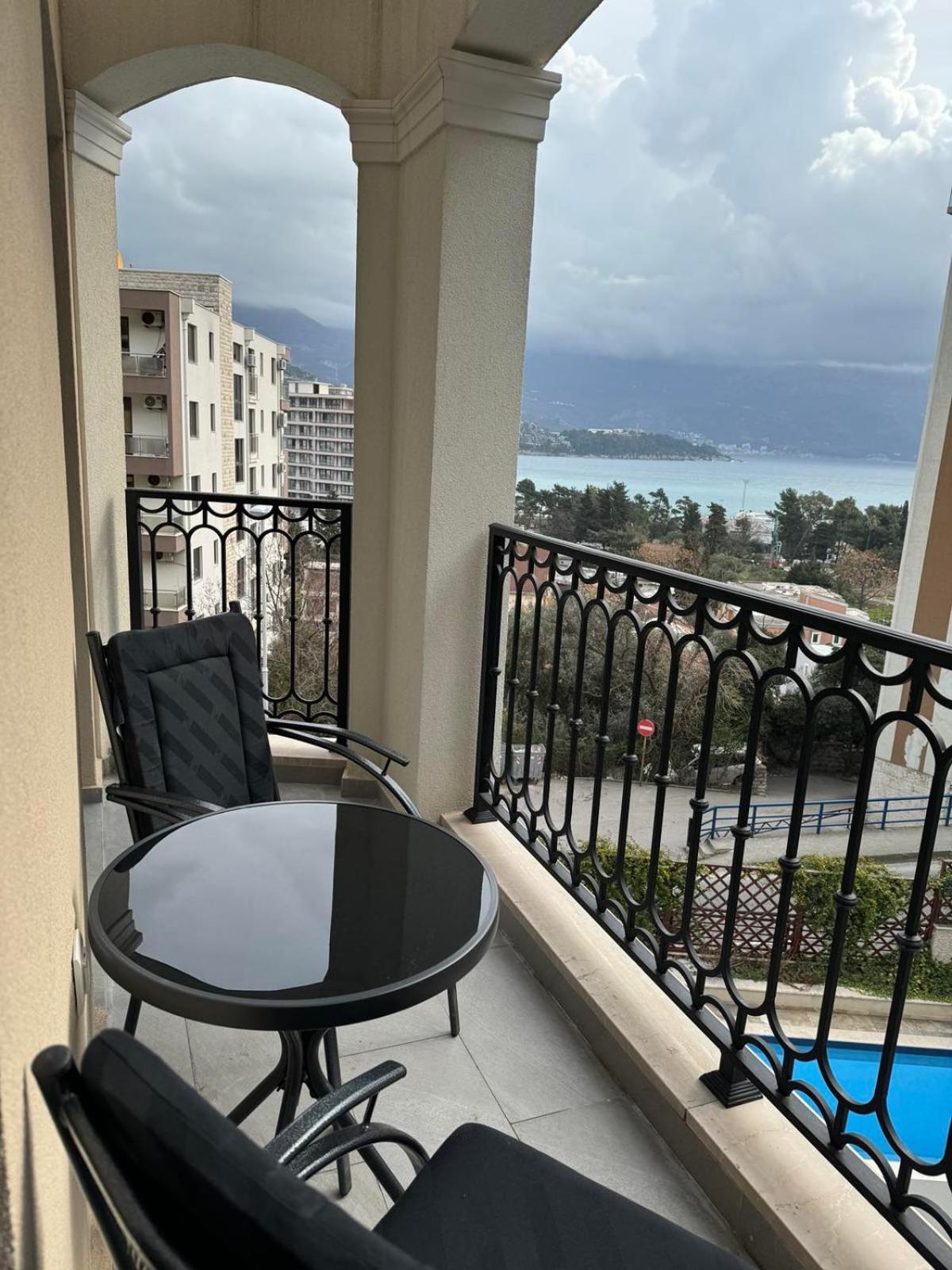 Apartman Anna Atina Budva Bagian luar foto
